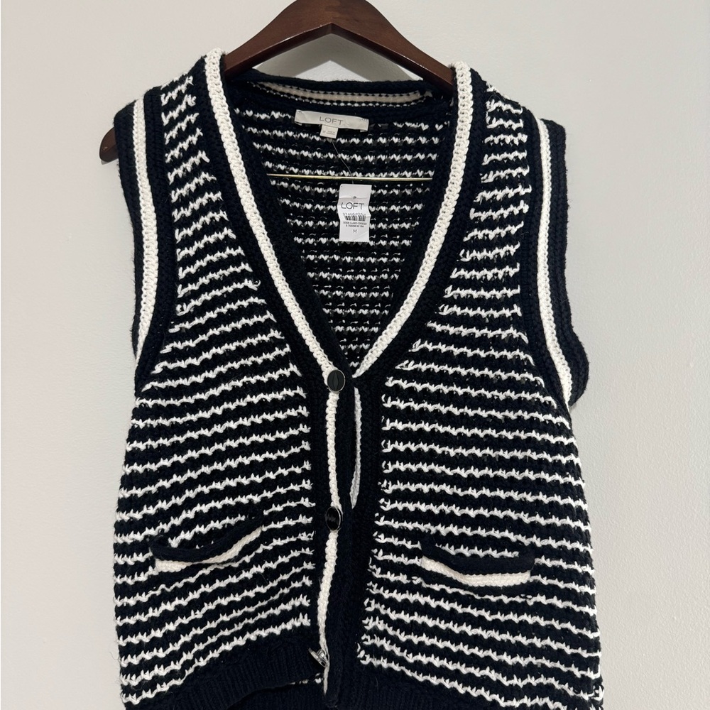 NET LOFT Black & White Striped Knit Sweater Vest Buttons size Medium Sleeveless